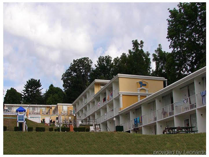 Lakefront Terrace Resort レイク・ジョージ エクステリア 写真
